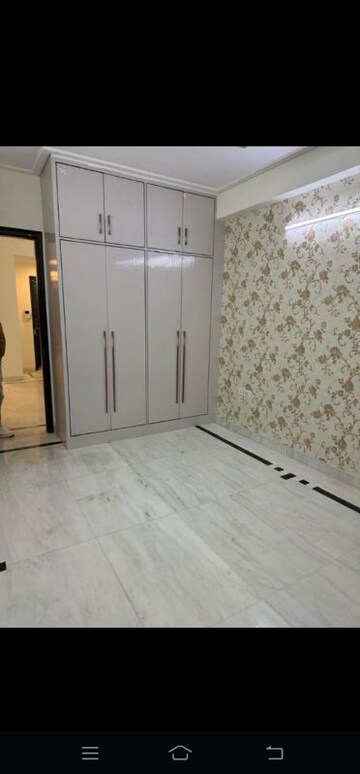 Room in 3 BHK Builder Floor at Saket – for Rent