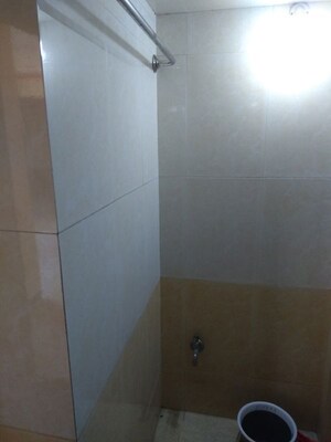 Bathroom in 1.5 BHK Apartment at Shapoorji Pallonji Siennaa, Kandivali East – for Sale