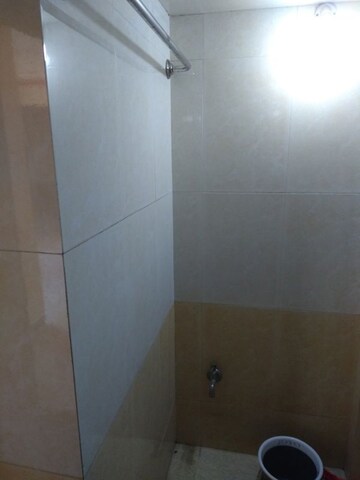 Bathroom in 1.5 BHK Apartment at Shapoorji Pallonji Siennaa, Kandivali East – for Sale