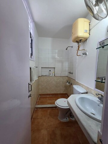 Bathroom in 3 BHK Builder Floor at Unitech Woodstock Floors, Sector 50 – for Rent