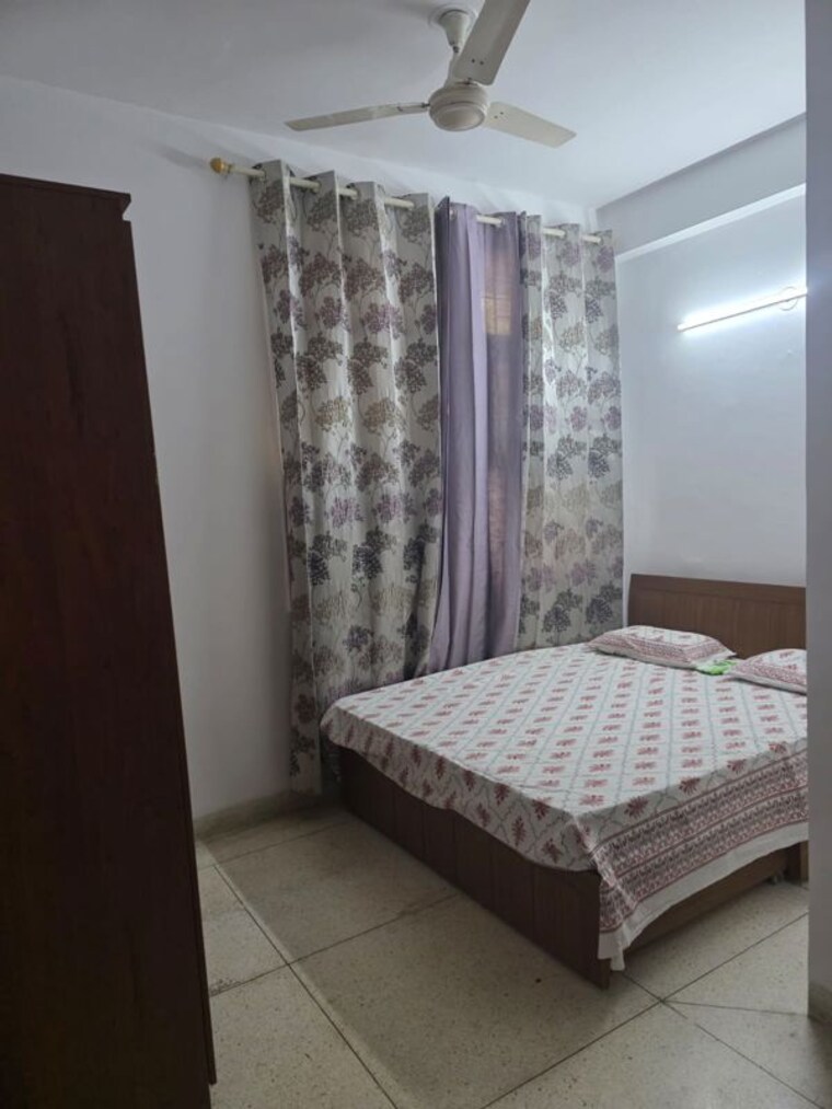 Bedroom, unitech-woodstock-floors 3 Bedroom 1500 Sq.Ft. Builder Floor In Sector 50 Gurgaon 9772639