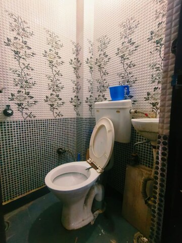 Attached Bathroom in 2 BHK Builder Floor at Mansa Ram Park – for Rent