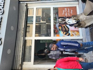  Shop For Rent in Hazratganj