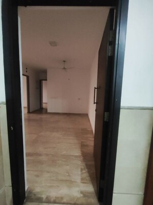  2 BHK Apartment at Hiranandani Woodpark Apartment, Ghodbunder Road – for Sale