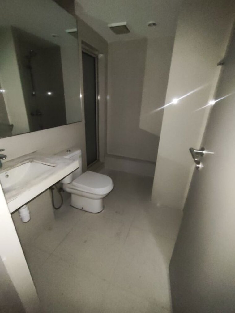Bathroom, hiranandani-woodpark-apartment 2 Bedroom 760 Sq.Ft. Apartment In Ghodbunder Road Thane 9772667
