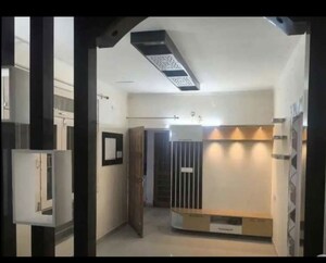 Room in 3 BHK Apartment at Hazratganj – for Rent