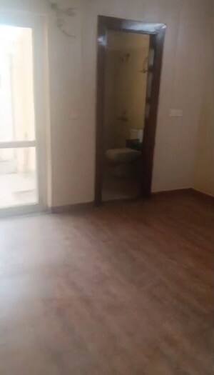 Room in 3.5 BHK Builder Floor at BPTP Park 81, Sector 81 – for Rent