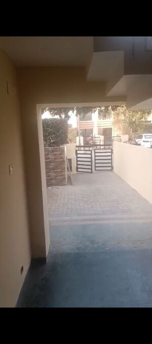  3.5 BHK Builder Floor at BPTP Park 81, Sector 81 – for Rent