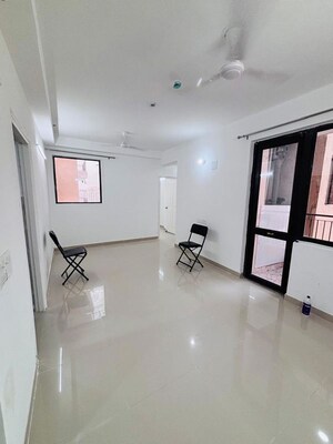 Master Bedroom in 2.5 BHK Apartment at RG Luxury Homes, Sector 16b Greater Noida – for Rent