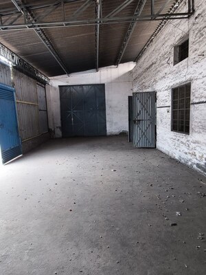  Warehouse For Rent in Gill