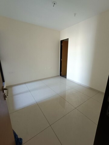 Room in 2 BHK Apartment at Chandak 34 Park Estate, Goregaon West – for Rent