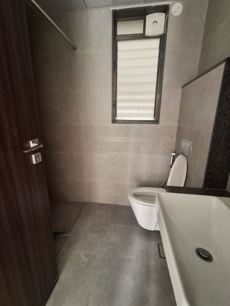 Bathroom, kolte-patil-western-avenue 2 Bedroom 740 Sq.Ft. Apartment In Wakad Pune 9772718