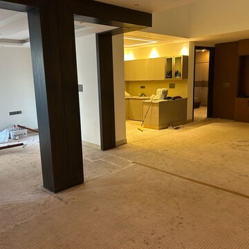 Room in 5 BHK Independent House at Modipuram – for Sale