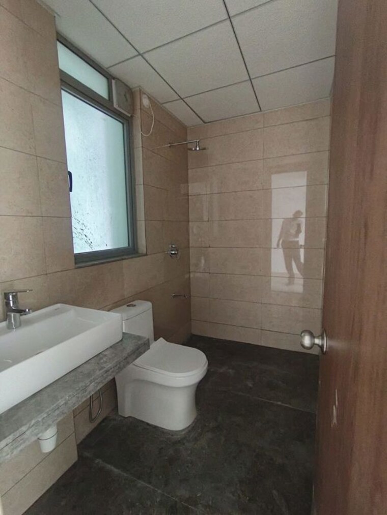 Bathroom, kalpataru-immensa 3 Bedroom 1150 Sq.Ft. Apartment In Kolshet Road Thane 9772769