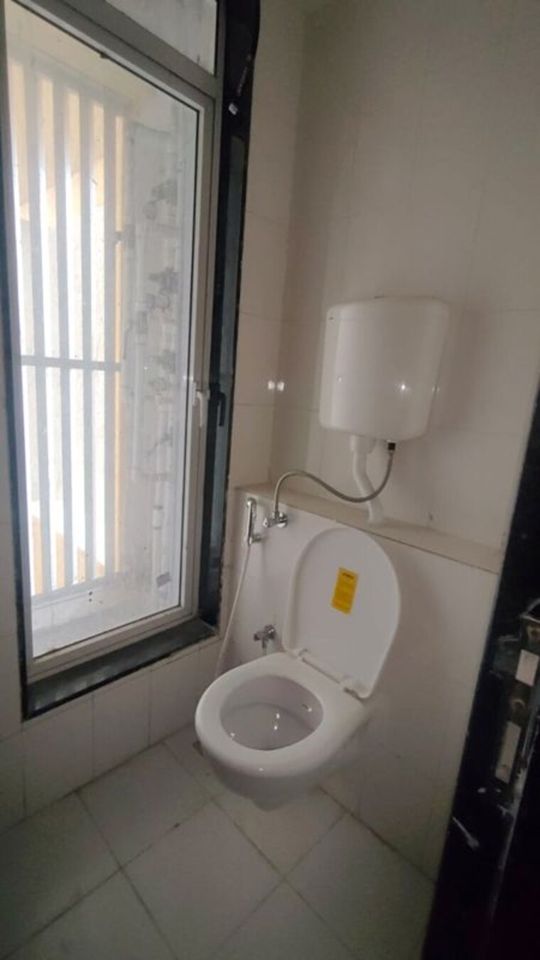 Bathroom, sheth-montana-phase-4 4 Bedroom 1750 Sq.Ft. Apartment In Mulund West Mumbai 9772772