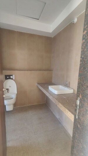 Bathroom in 4 BHK Apartment at Sheth Montana Phase 4, Mulund West – for Sale