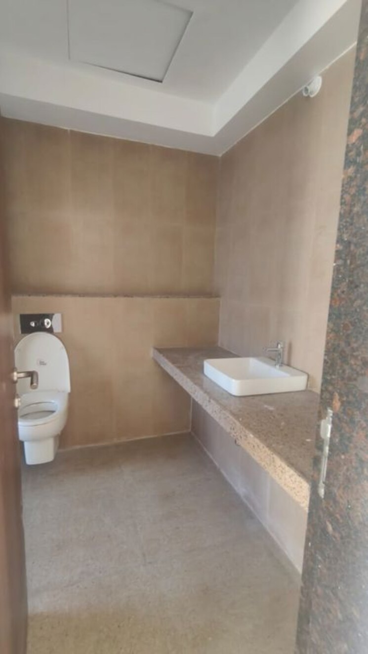 Bathroom, sheth-montana-phase-4 4 Bedroom 1750 Sq.Ft. Apartment In Mulund West Mumbai 9772772