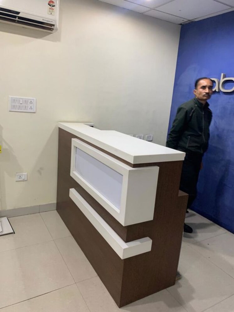 undefined, hazratganj Commercial Office Space 1165 Sq.Ft. In Hazratganj Lucknow 9772779