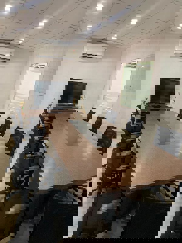 Office Space For Rent in Hazratganj