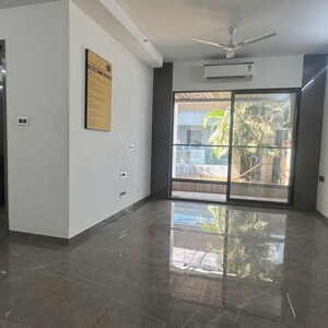 Room in 3 BHK Apartment at Regency Luxuria, Golawali N V – for Sale