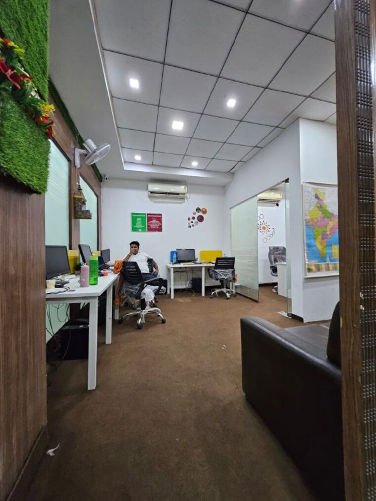 Team Area, sector 2 Commercial Office Space 1200 Sq.Ft. In Sector 2 Noida 9772786