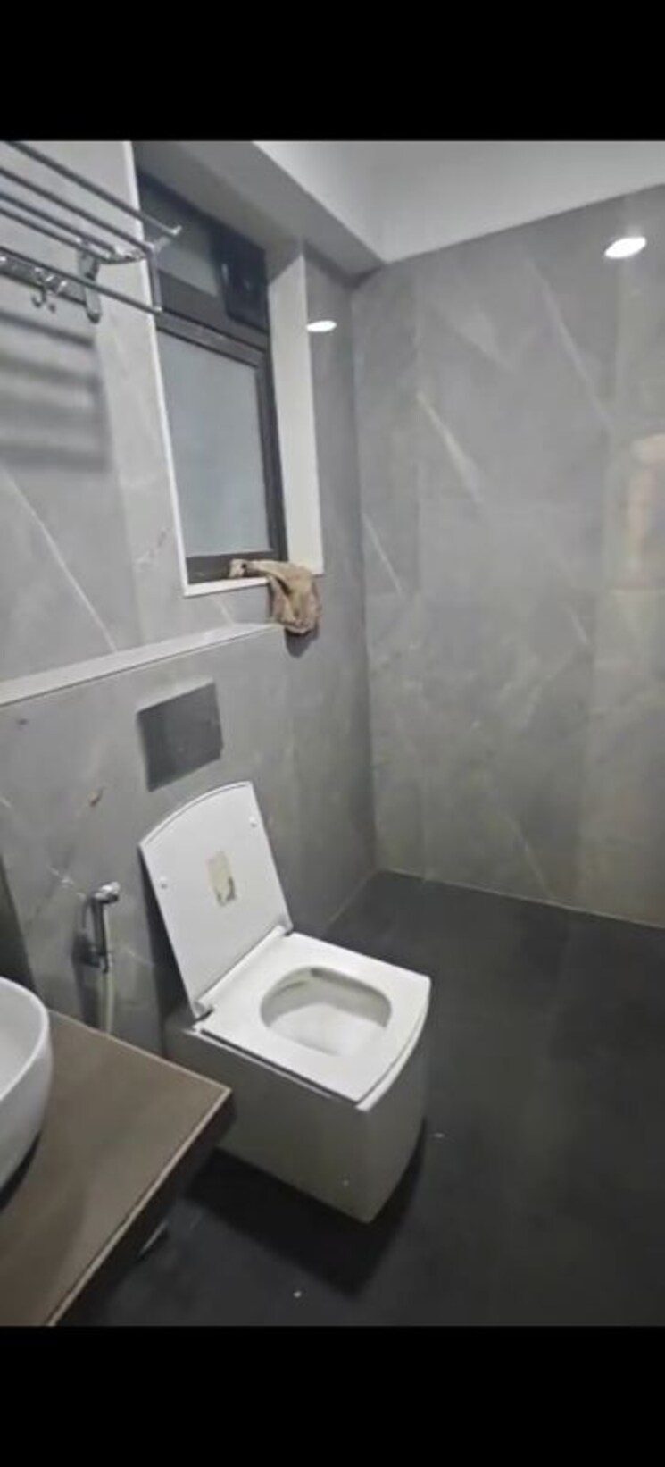 Bathroom, dlh-legacy 3 Bedroom 1280 Sq.Ft. Apartment In Juhu Mumbai 9772787