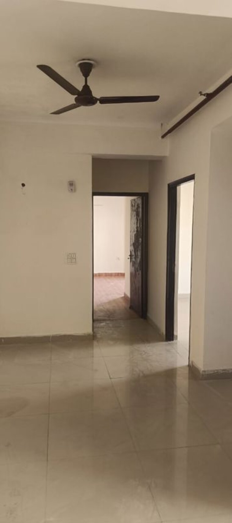 Room, amrapali-crystal-homes 3 Bedroom 1375 Sq.Ft. Apartment In Sector 76 Noida 9772836