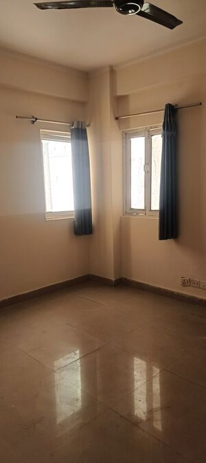 Room in 3 BHK Apartment at Gardenia Golf City, Sector 75 – for Rent