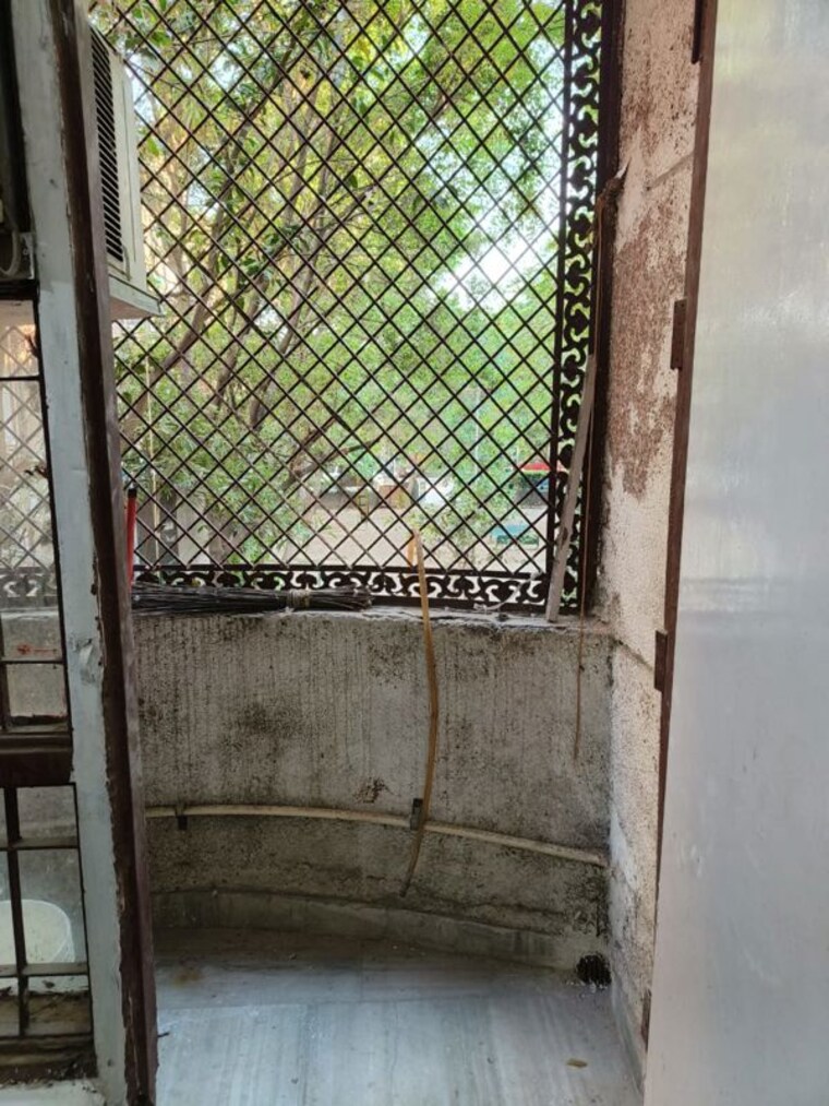 Balcony, sector 55 1.5 Bedroom 650 Sq.Ft. Independent House In Sector 55 Noida 9772843