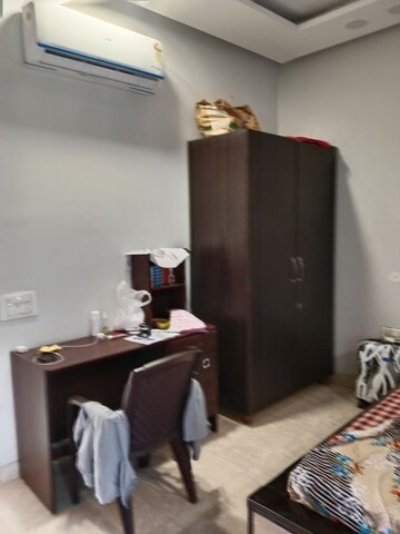 Furnished Amenities in 3 BHK Builder Floor at Sector 18 – for Rent