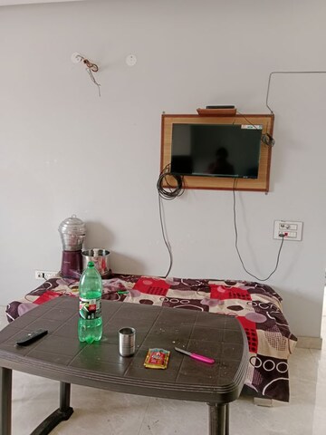 Furnished Amenities in 3 BHK Builder Floor at Sector 18 – for Rent