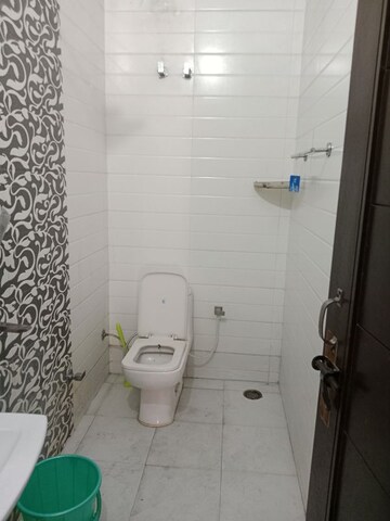 Bathroom in 2 BHK Builder Floor at Sector 18 – for Rent