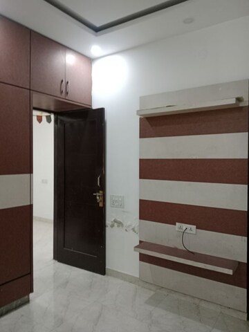 2 BHK Builder Floor For Rent in Sector 18