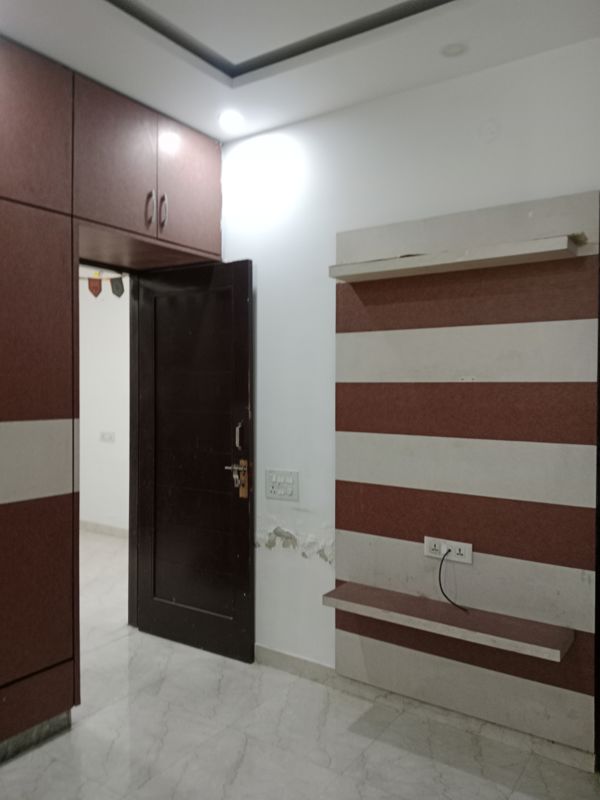 2 BHK + Pooja Room Builder Floor For Rent in Sector 18