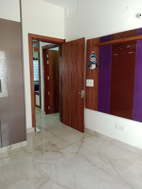 2 BHK + Pooja Room Builder Floor For Rent in Sector 18