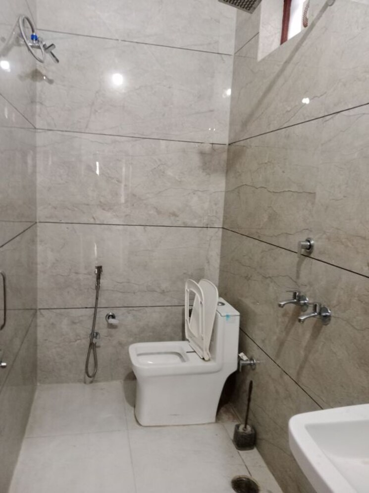 Bathroom, sector 18 2 Bedroom 1404 Sq.Ft. Builder Floor In Sector 18 Panipat 9772860