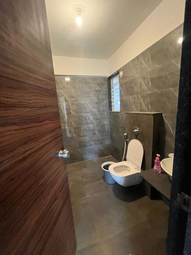 Bathroom, kolte-patil-24k-glitterati 3 Bedroom 2100 Sq.Ft. Apartment In Pimple Nilakh Pune 9772871