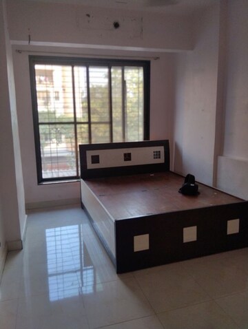 Room in 2 BHK Apartment at Sanpada – for Rent