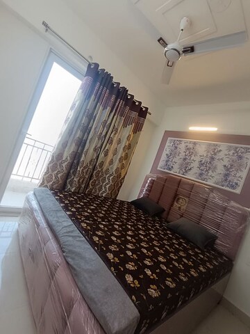 Bedroom in 2 BHK Apartment at Signature Global Prime, Sector 63a – for Rent