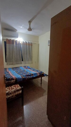 Bedroom in 2 BHK Apartment at Dheeraj Darshan, Jogeshwari East – for Rent