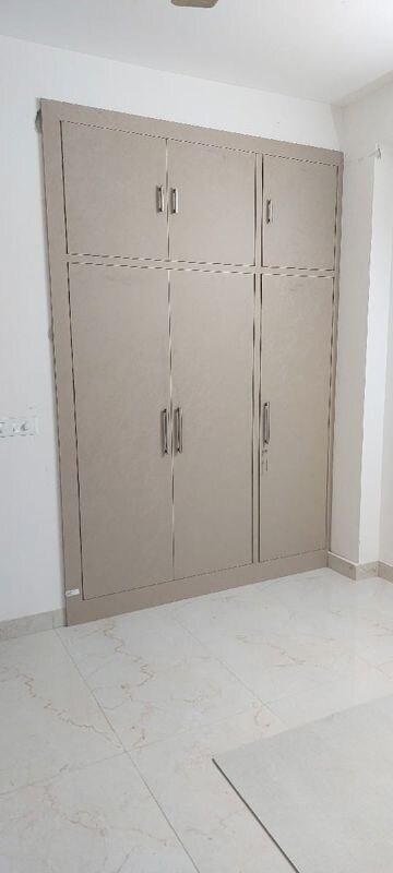 Room in 3.5 BHK Builder Floor at Smart World Gems, Sector 89 – for Sale