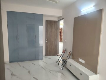 Room in 3.5 BHK Builder Floor at Smart World Gems, Sector 89 – for Sale