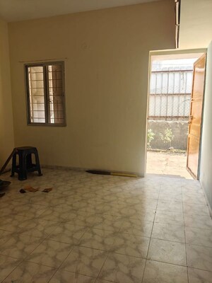 Room in 2 BHK Apartment at Mohite Residency, Hingne Khurd – for Rent