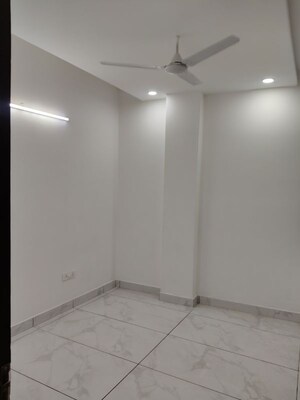 Room in 2 BHK Builder Floor at Govindpuri – for Rent