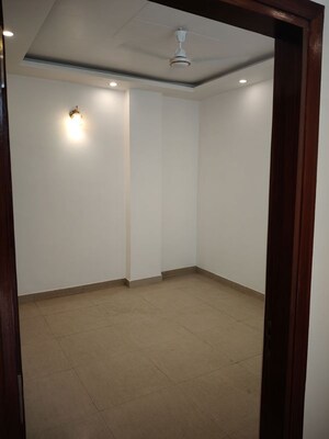 Room in 1 BHK Builder Floor at Govindpuri – for Rent