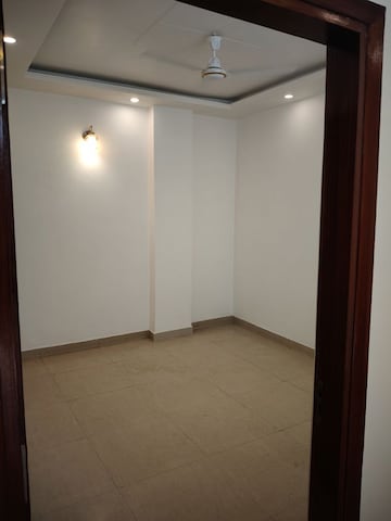 Room in 1 BHK Builder Floor at Govindpuri – for Rent
