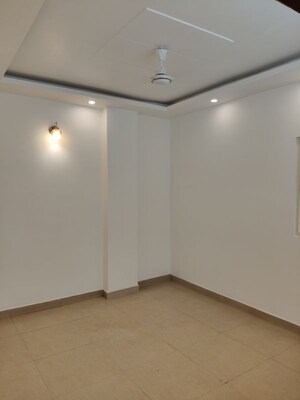 Room in 1 BHK Builder Floor at Govindpuri – for Rent