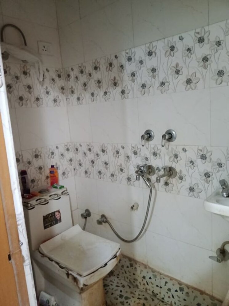 Bathroom, govindpuri 2 Bedroom 583 Sq.Ft. Builder Floor In Govindpuri Delhi 9772909