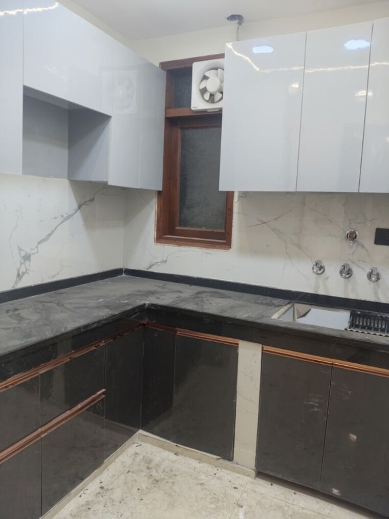 Kitchen, govindpuri 3 Bedroom 906 Sq.Ft. Builder Floor In Govindpuri Delhi 9772923