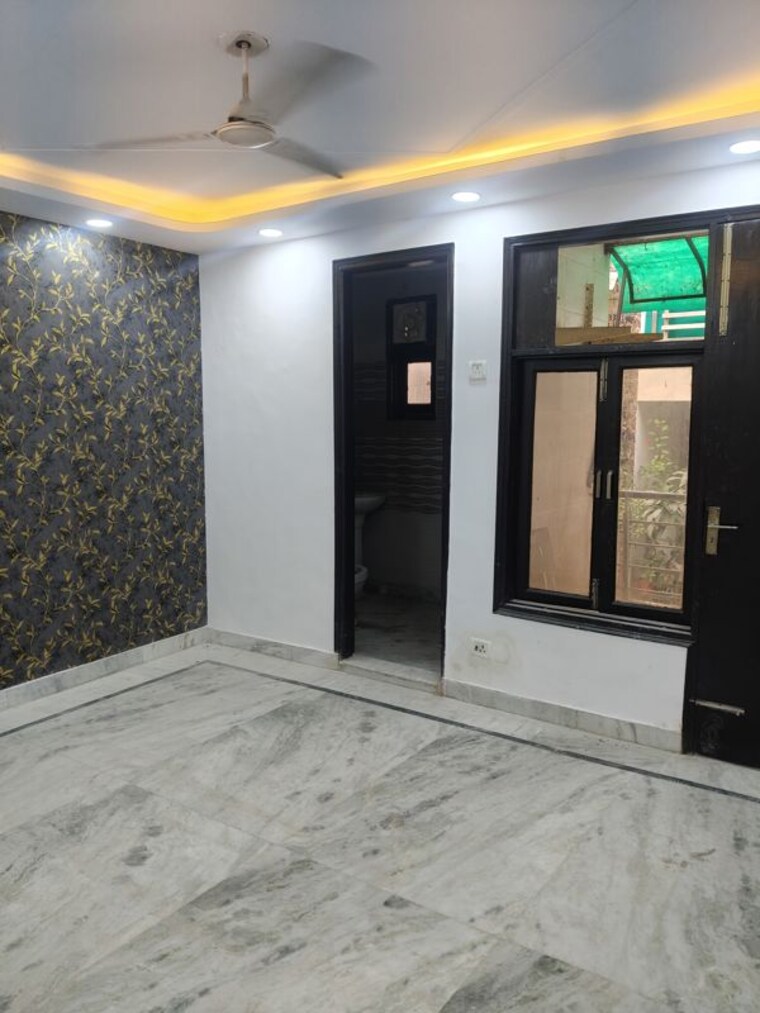 Room, govindpuri 3 Bedroom 906 Sq.Ft. Builder Floor In Govindpuri Delhi 9772928